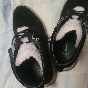Boots size 10